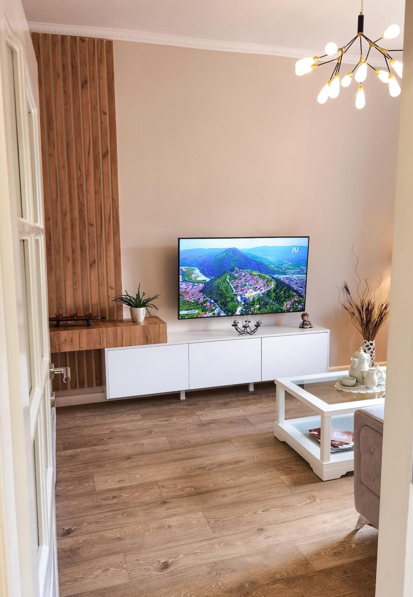 Joni & Joy Center Apartment Берат Екстер'єр фото